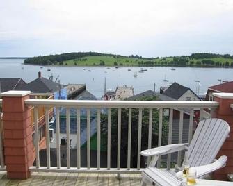 Spectacular sea views overlooking the port of Lunenburg in the heart of the city - Lunenburg - Balcony