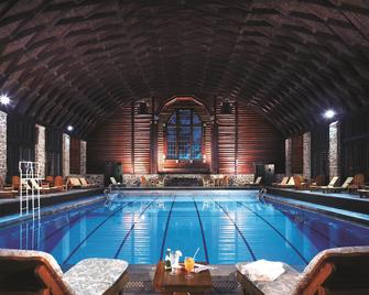 Fairmont Le Chateau Montebello - Montebello - Piscina