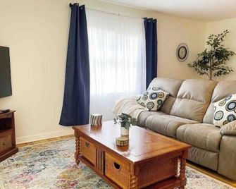 Tennyson House-3 bedrooms of convenience and ease - Decatur - Pokój dzienny