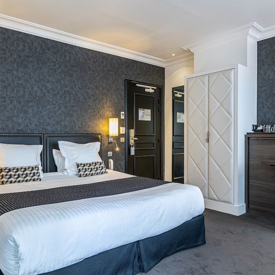 Bedroom view of Hotel Diva Opera