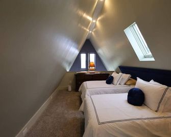 A-Frame Open Concept Cabin in Scenic Missouri Heights, Carbondale – Cozy Retreat - Carbondale - Bedroom