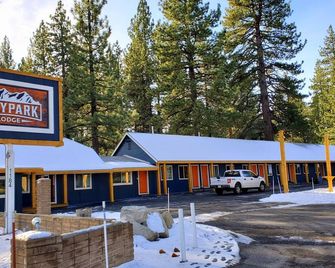 Playpark Lodge - South Lake Tahoe - Building