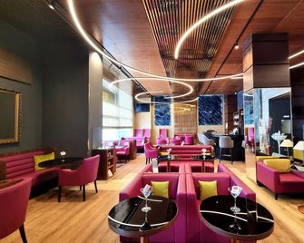 Ramada by Wyndham Cluj - Cluj Napoca - Lounge