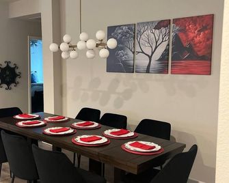Pet-friendly Home Base W Fenced Yard & Office - Lake Charles - Dining room