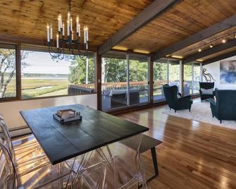 Stella Maris, 6 bedroom 3 bath coastal home, water views, private access - Scituate - Dining room