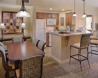 Deluxe 2 Bdrm 2 Bath In The Heart Of Disney Wyndham Bonnet Creek - Lake Buena Vista - Kitchen