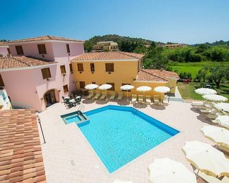 Idyllic Residence Cala Viola T6 2 BedApt sleeps 6 - Cala Liberotto - Basen