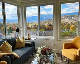 A Vista Villa Couples Retreat - קלונה - סלון