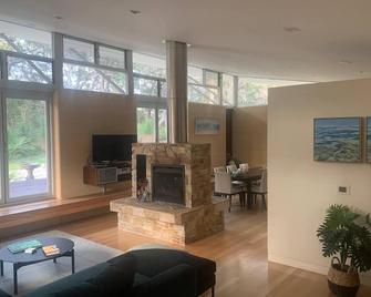 Selador- Couples Bush Retreat- Close To Beach & Town - Margaret River - Living room