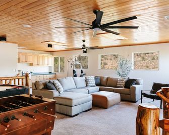 Cabin Escape at Zion Zen Ranch - Toquerville - Sala de estar