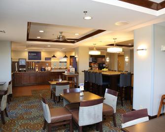 Holiday Inn Express & Suites Cleveland - Cleveland - Restaurante