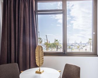 Poem Suites by Airnest - Las Palmas de Gran Canaria - Yemek odası