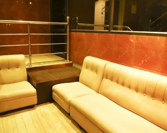 Deluxe Hotel - Madrás - Recepción