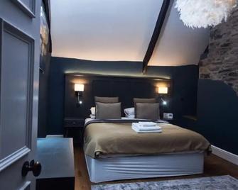 The Brown's Hotel - Carmarthen