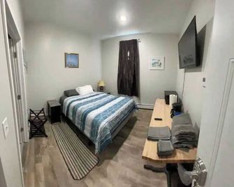 Upstairs Suite located in Downtown Munising - Munising