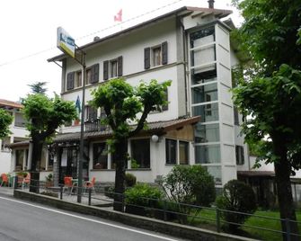 Albergo Ristorante Villa Svizzera - Lizzano in Belvedere - Building