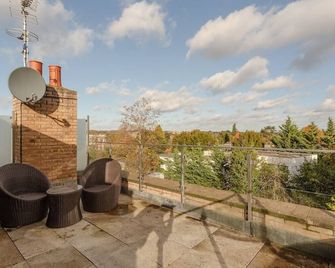 Luxury 5br/4br Garden/Cinema/Gym - London - Balcony