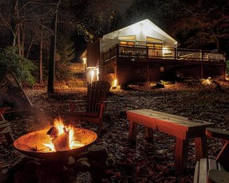 2 Mi to Big Boulder Mountain Family Ski House! - Lake Harmony - Patio