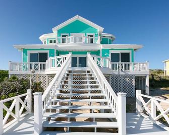 Stunning Oceanfront 3bd/3ba Villa, Guana Cay, Abacos Completely Restored 2020 - Great Guana Cay - Building