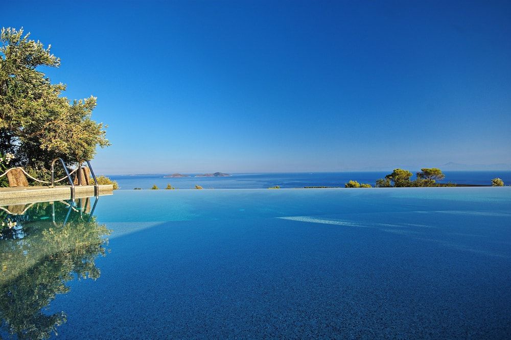 The Infinity 180 Luxury Suites - Adults Only