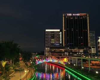 The Pines Melaka - Malaca - Vista del exterior