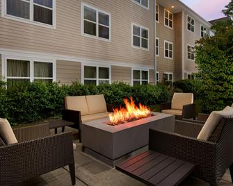Residence Inn by Marriott Boston Franklin - Franklin - Patio