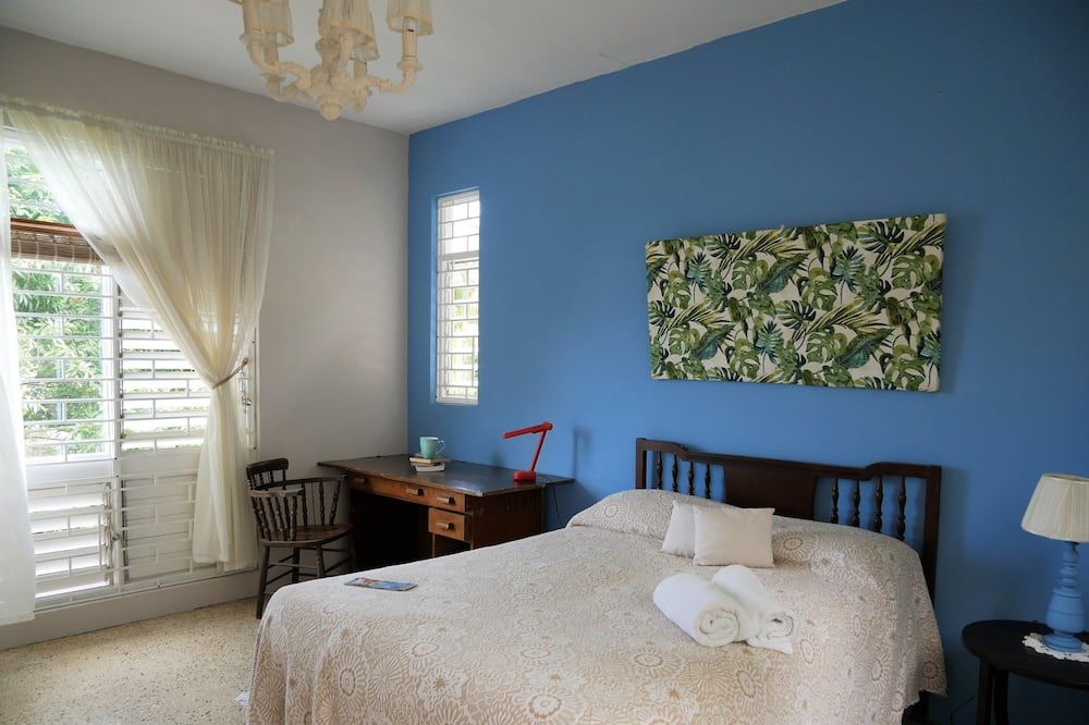 Private Gated House in Natural Environment - Kingston - Bedroom