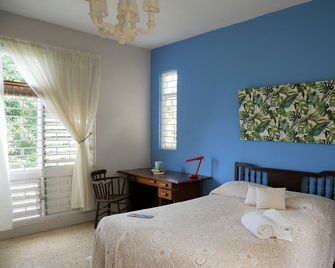 Private Gated House in Natural Environment - Kingston - Bedroom