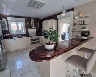 La Maison De Celine - Bischwihr - Cocina