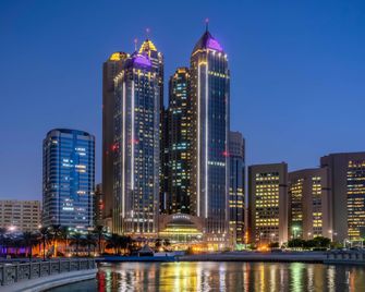 Sofitel Abu Dhabi Corniche - Abu Dhabi - Building