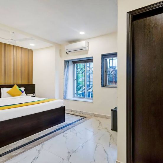 Itsy Hotels Neeranand Plaza, Bhawanipur image 1