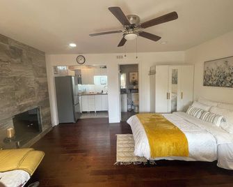 Newly remolded and centralized studio in Newport Beach with AC, WiFi - Newport Beach