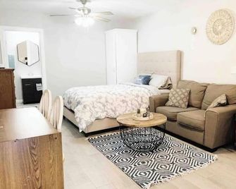 Spacious studio Duplex. - Orange - Huiskamer