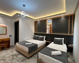 Rain Hotel - Kizkalesi - Schlafzimmer