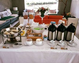 Monte dos Pocos Agroturismo - Каштру-Верді - Buffet