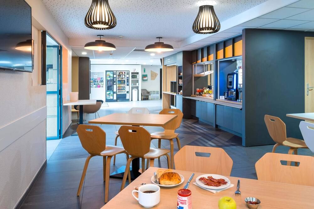 B&B HOTEL Angers Parc Expos thumbnail 3