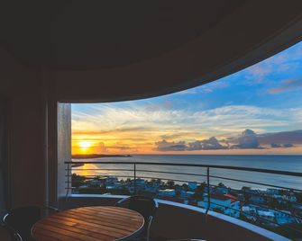 Hotel Sunset Hill - Onna - Balkon