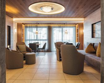 Hotel Alpenroyal & Alpenroyal Lodge - Fiss - Lobby