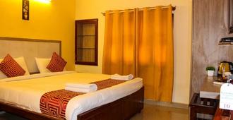 Kaveri Hotel - Mysore - Bedroom