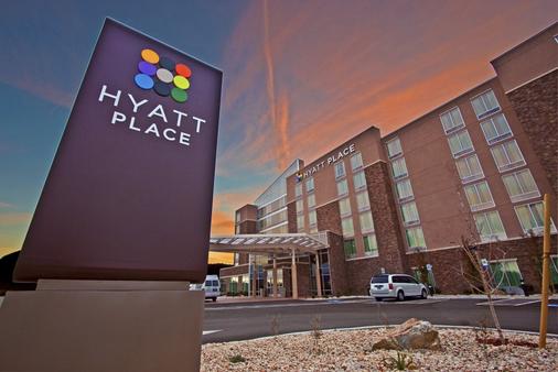 Hyatt Place Reno-Tahoe Airport - Reno - Building