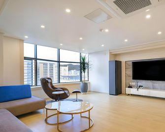 AYANA Hotel & Resort - Mokpo - Wohnzimmer