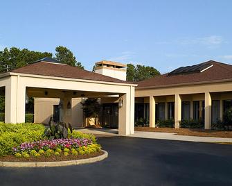 Courtyard by Marriott Atlanta Northlake - Tucker - Edificio
