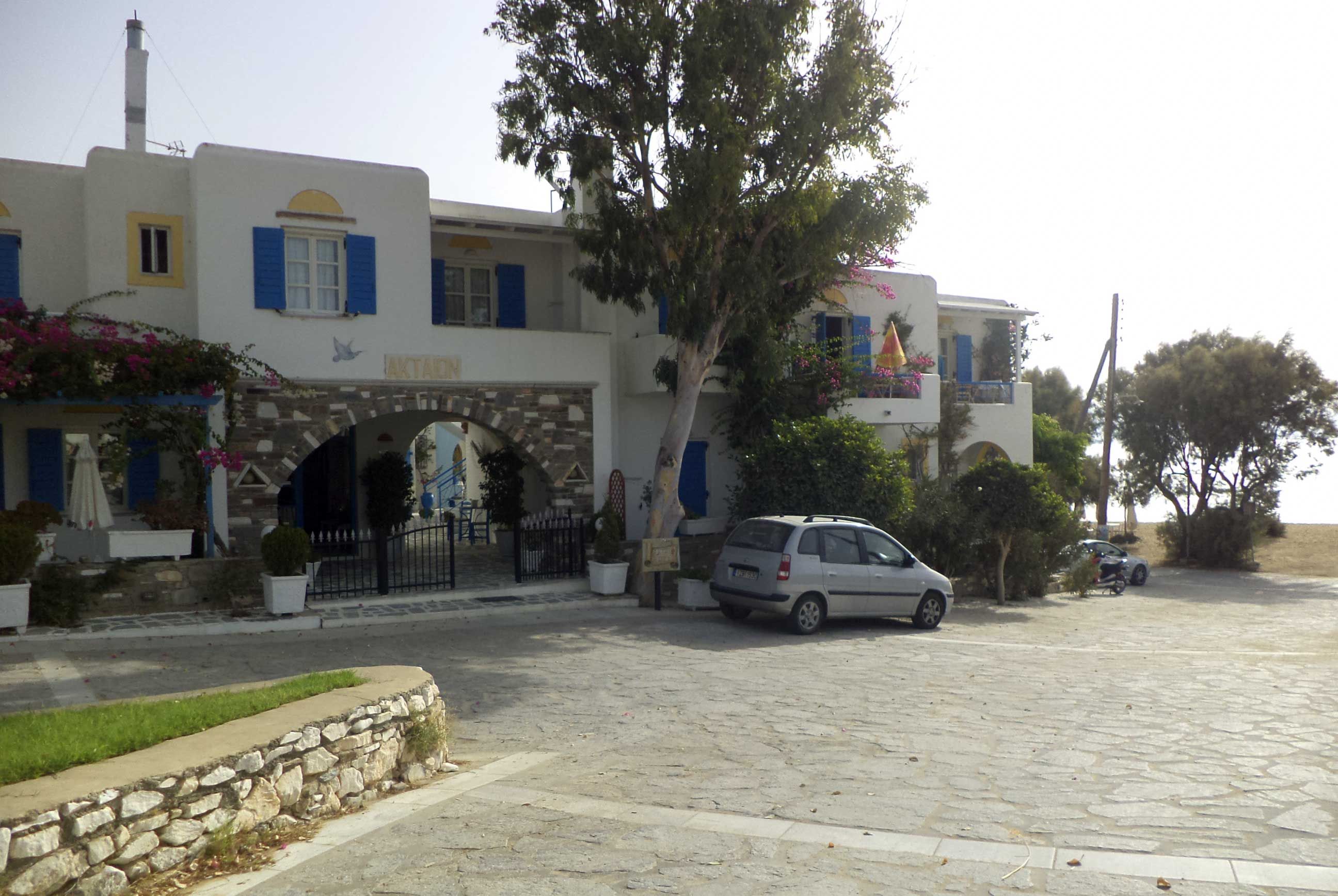 Akteon Hotel - Piso Livadi - Außenansicht
