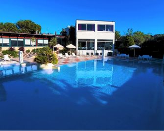 Eden Park - Montemarciano - Piscina