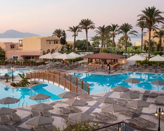 Horizon Beach Resort - Mastichari - Piscina