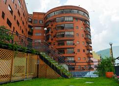 Casa Morales Hotel Internacional y Centro de Convenciones - Ibagué - Building
