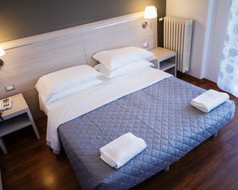 Twelve Hotel - Moncalieri - Camera da letto