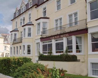 The County Hotel - Llandudno - Building