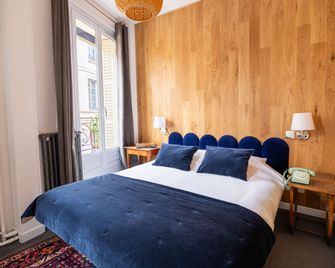 Hotel D'Angleterre - Versailles - Bedroom