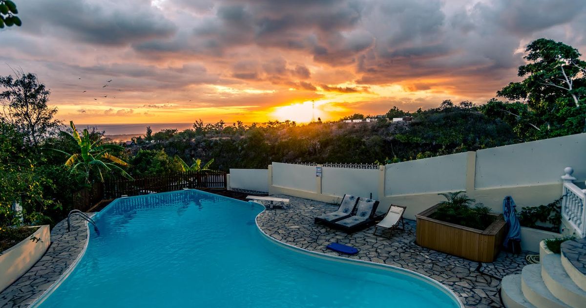 Le Paille en Queue Résidence Touristique from 105. SaintPierre Hotel